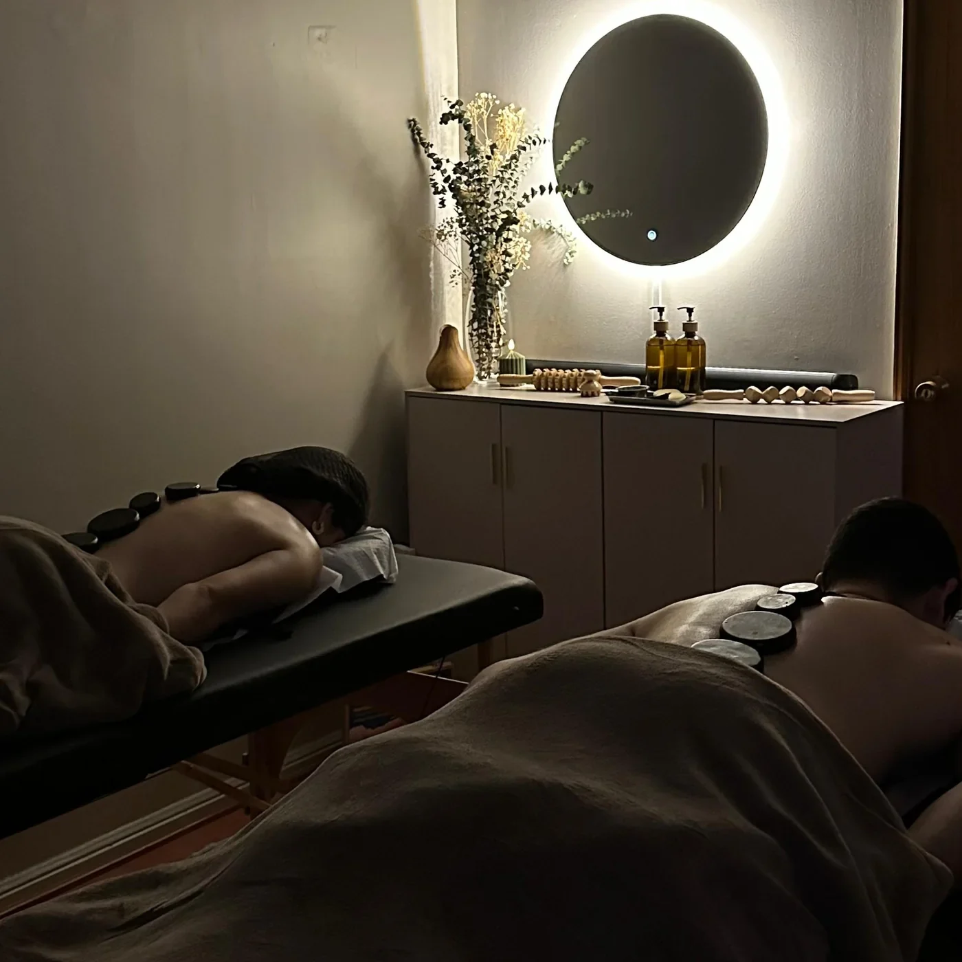 Masaje Relajante con Piedras Calientes - En parejas