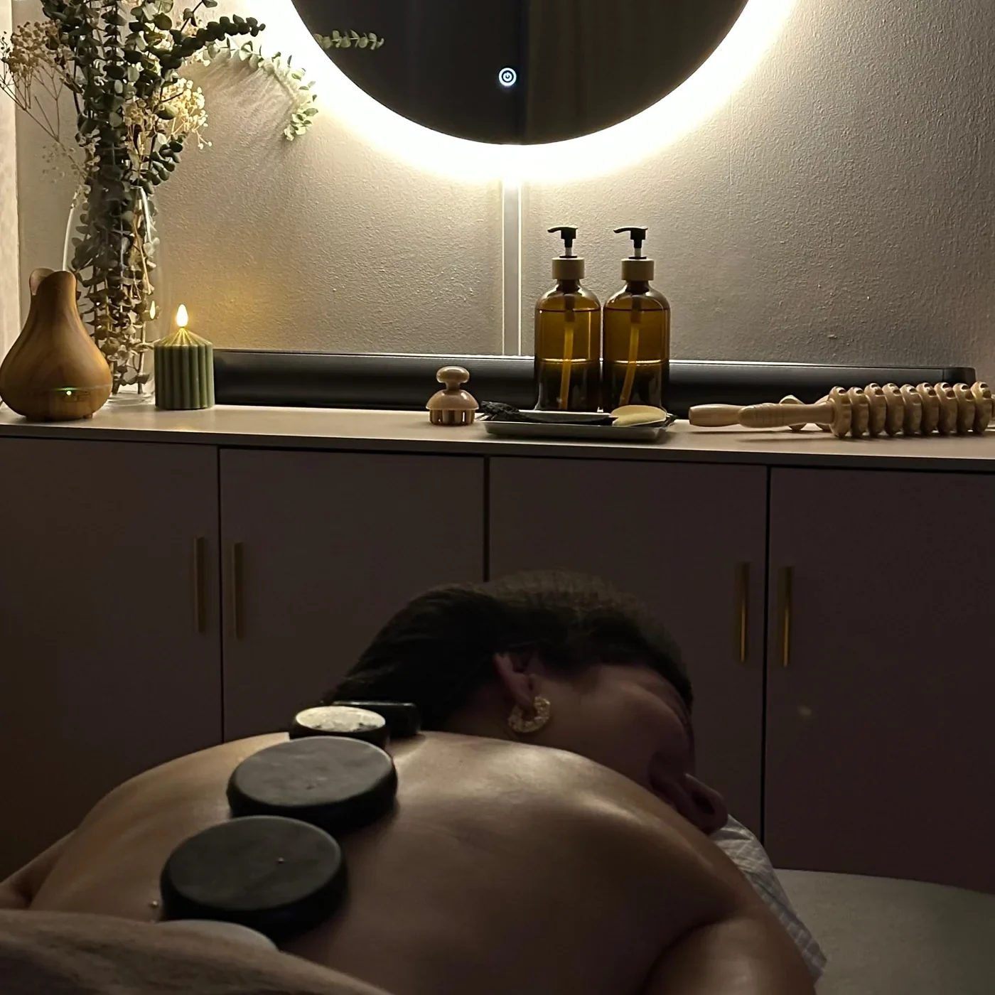 Masaje Relajante con Piedras Calientes - Individual